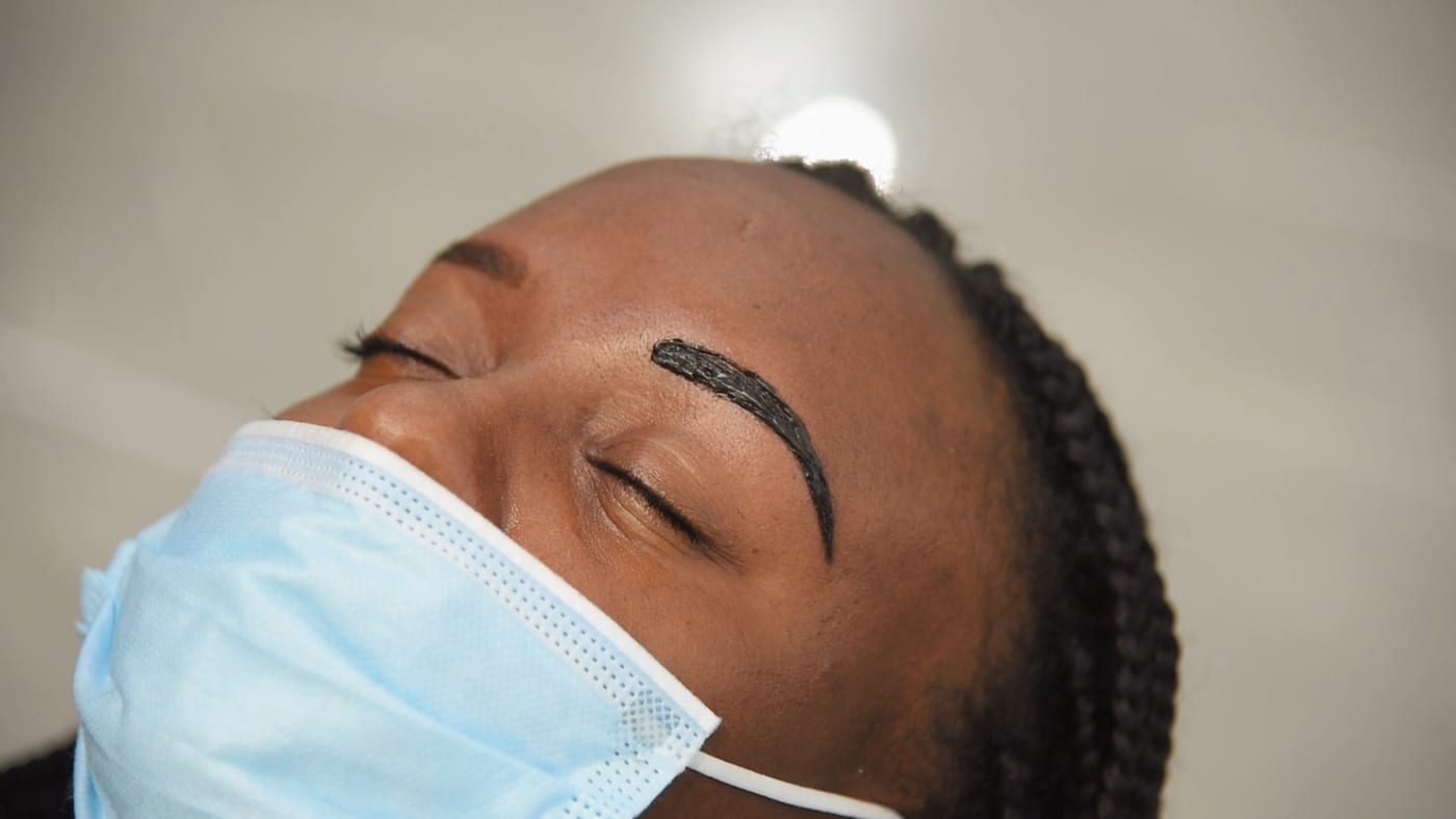Eyebrow Tinting